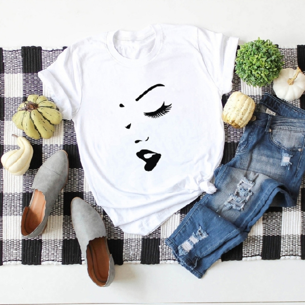 Ladylike T-shirt